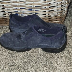 Hush Puppies Wms Blue Suede 360 Moc's 8.5